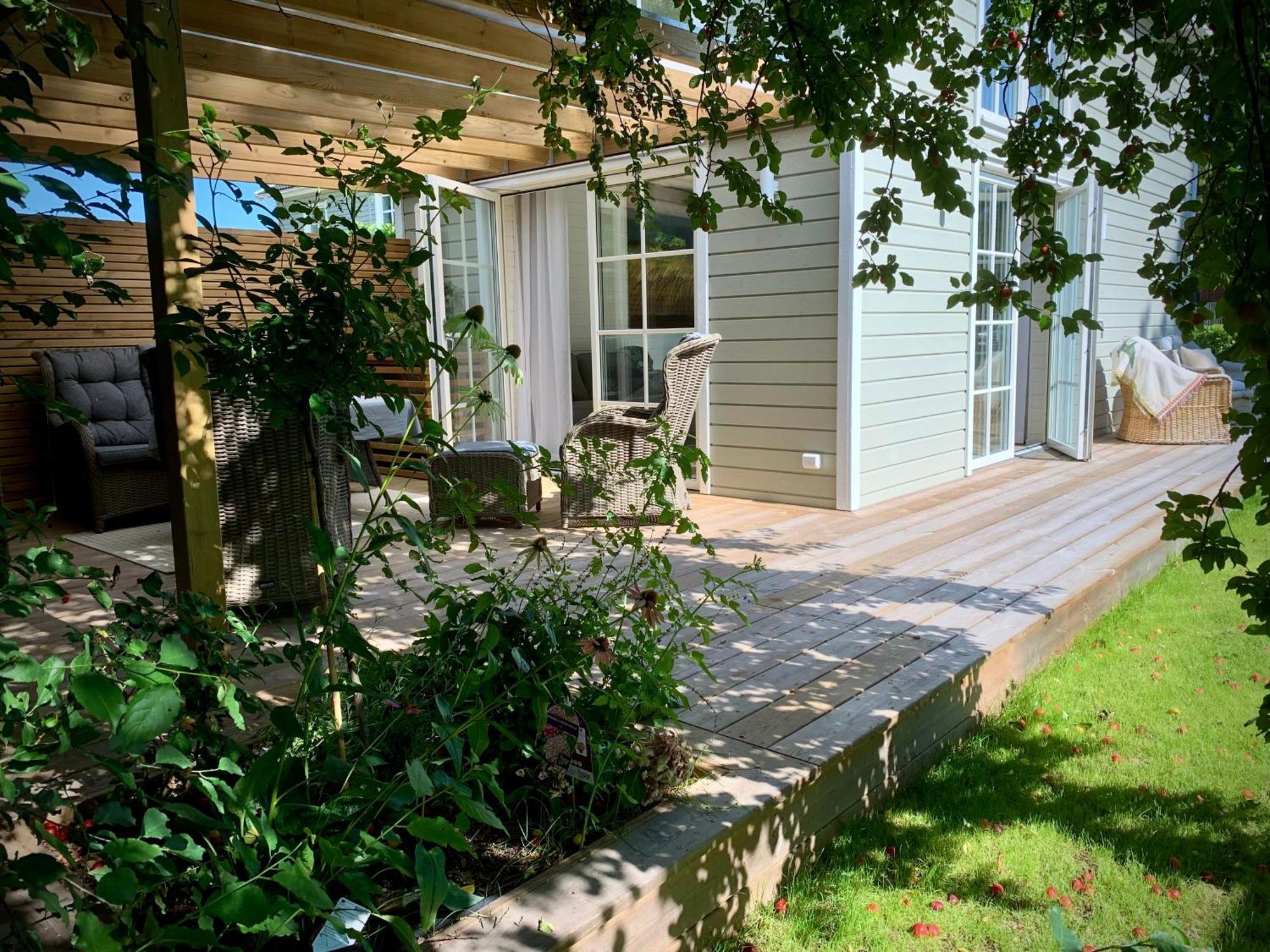 Strandnaera, Pergola, P-Plats I Hoellviken 외부 사진